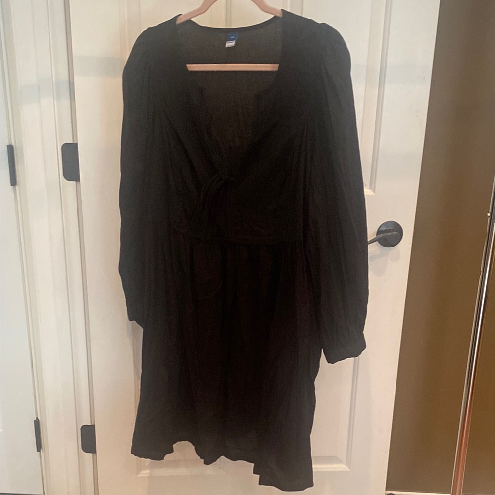 Old Navy Black Bishop Sleeve V-Neck Sundress